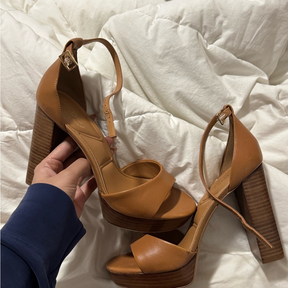 Aldo Brown Leather Platform Heels - Excellent Condition ( never worn )